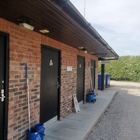 The Little Hide - Adult Only Camping Pods Wigginton  Exterior photo