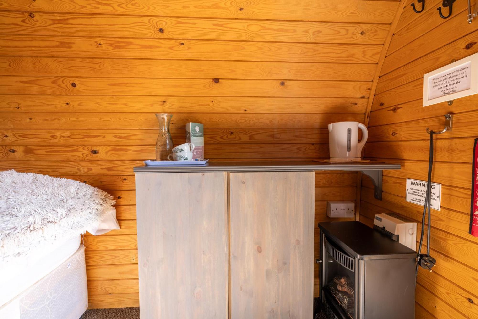 The Little Hide - Adult Only Camping Pods Wigginton  Exterior photo