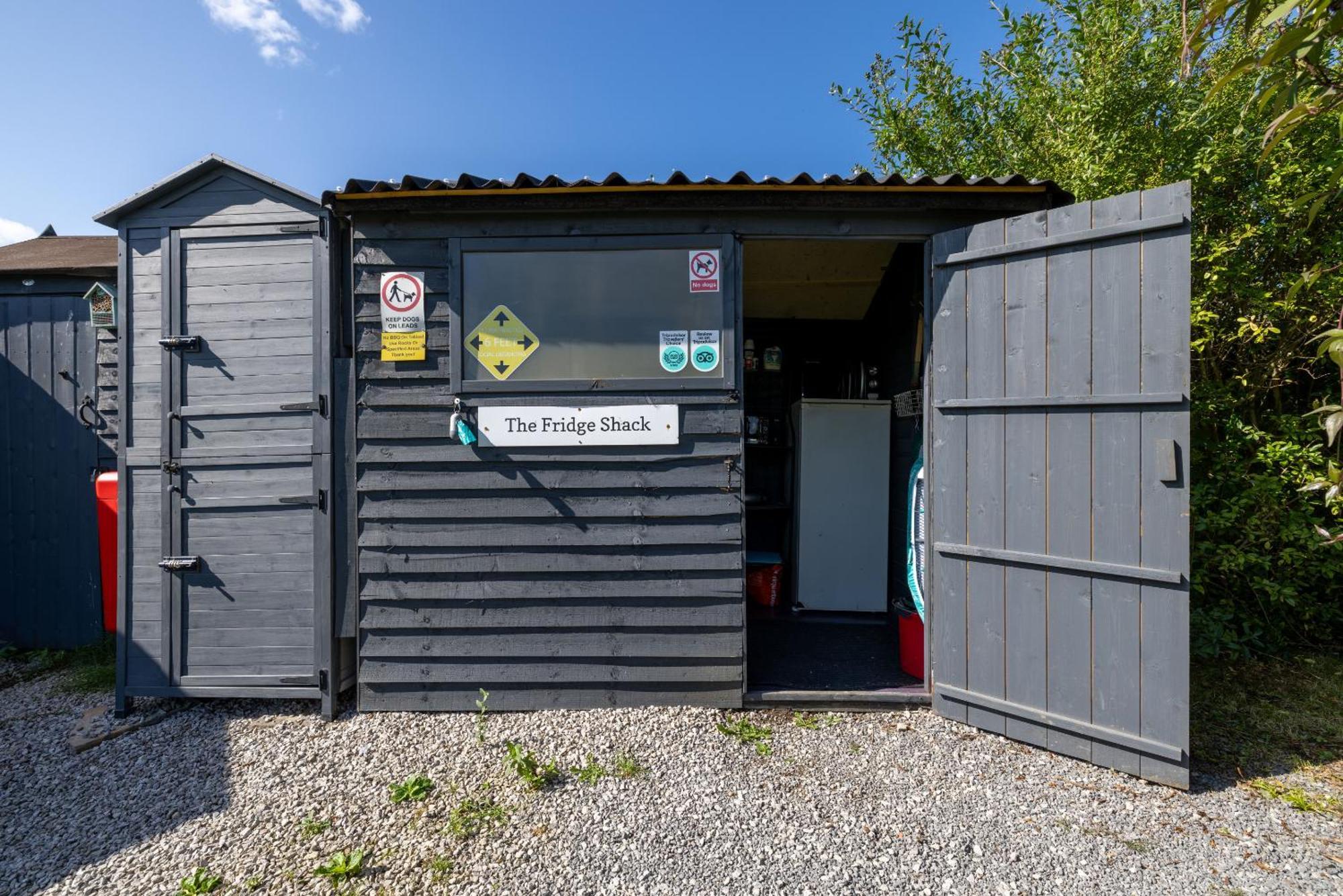 The Little Hide - Adult Only Camping Pods Wigginton  Exterior photo